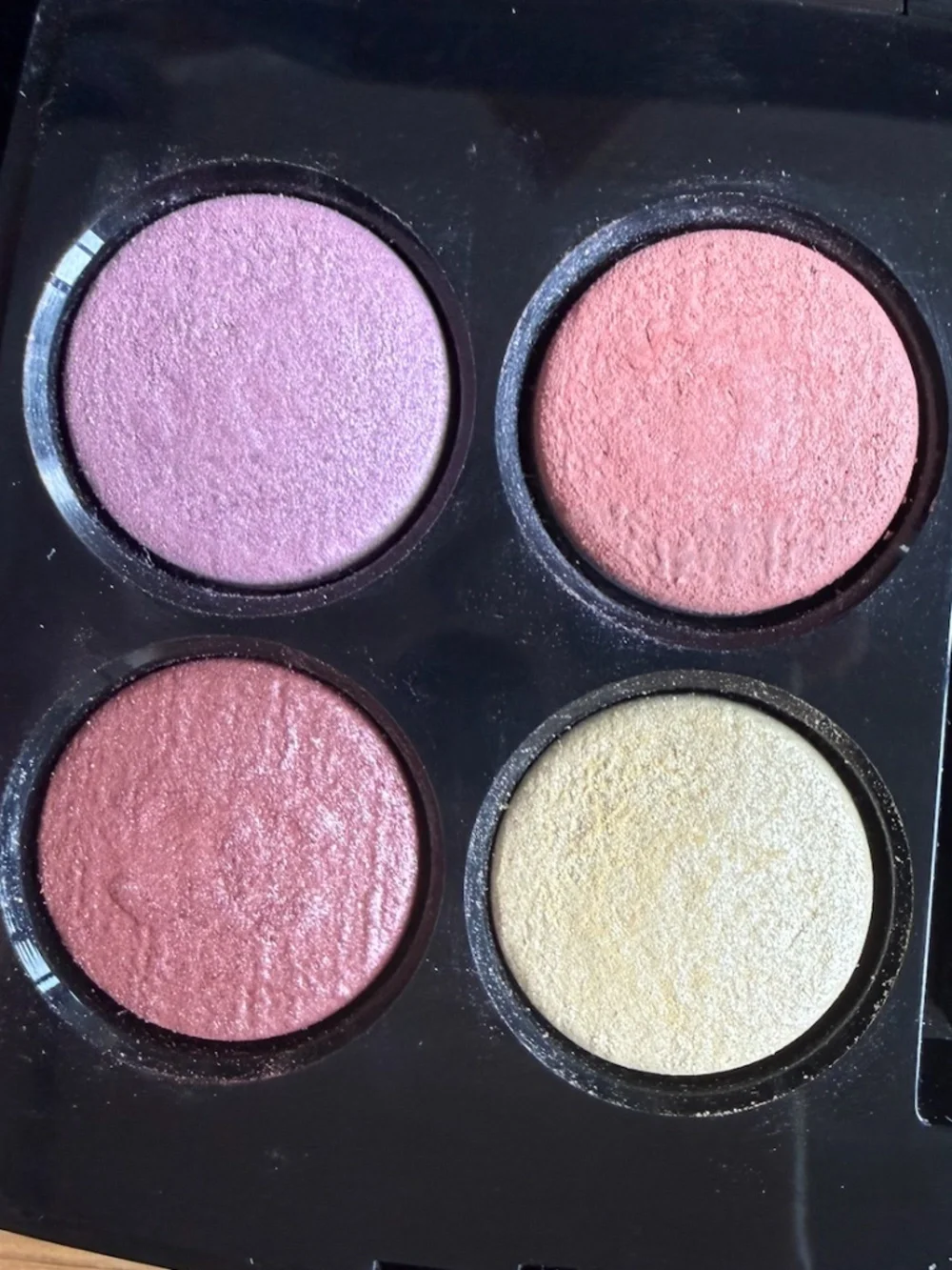 Fantaisie de CHANEL Illuminating Powder & Les 4 Ombres Eyeshadow 68 Délices